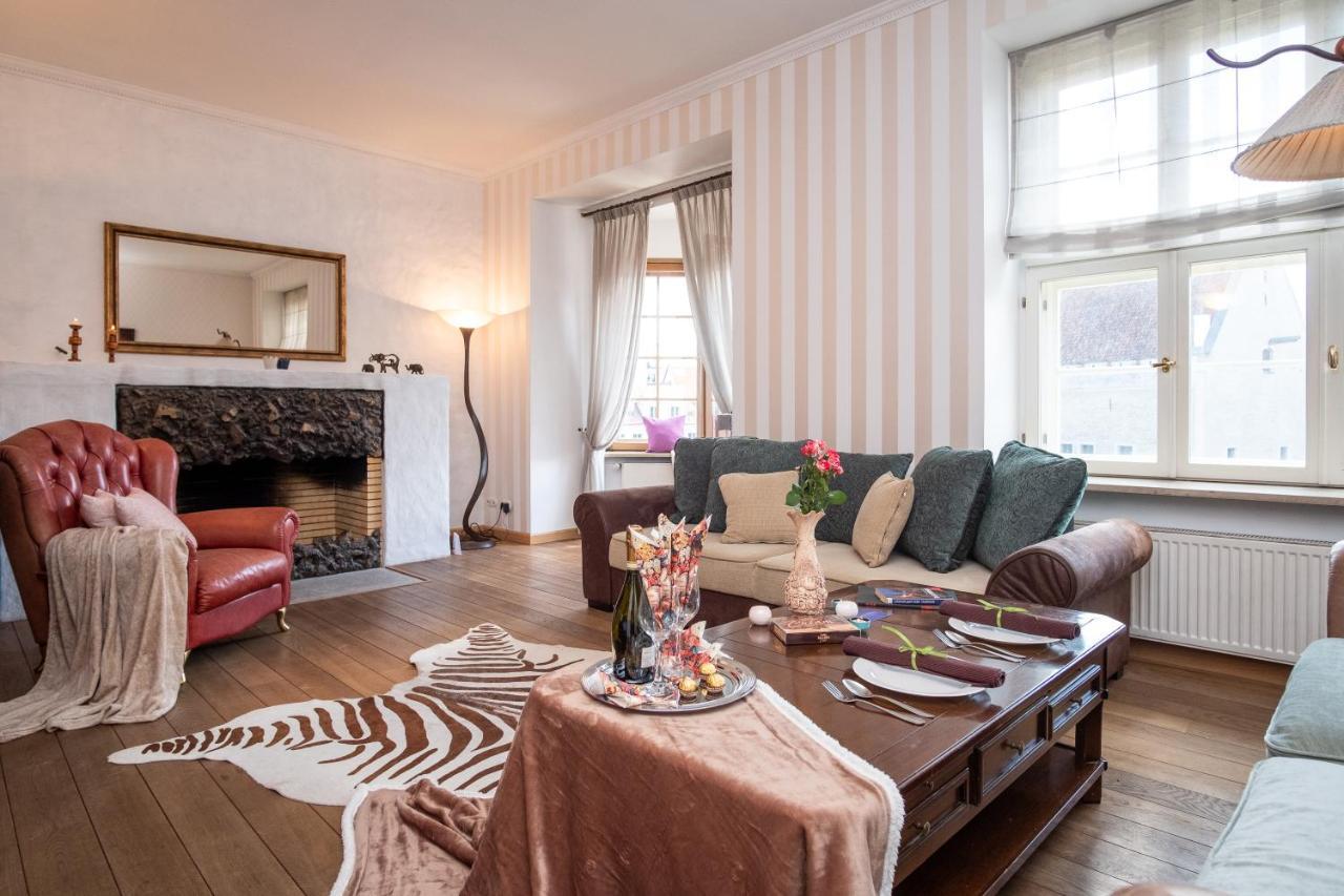 Dream Stay - Main Square Apartment With Picturesque View Tallinn Exterior photo